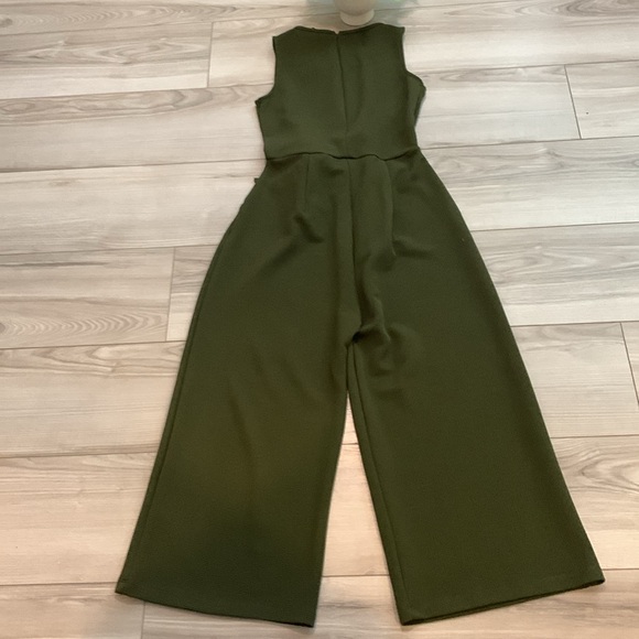 Jumpsuit - Picture 3 of 4